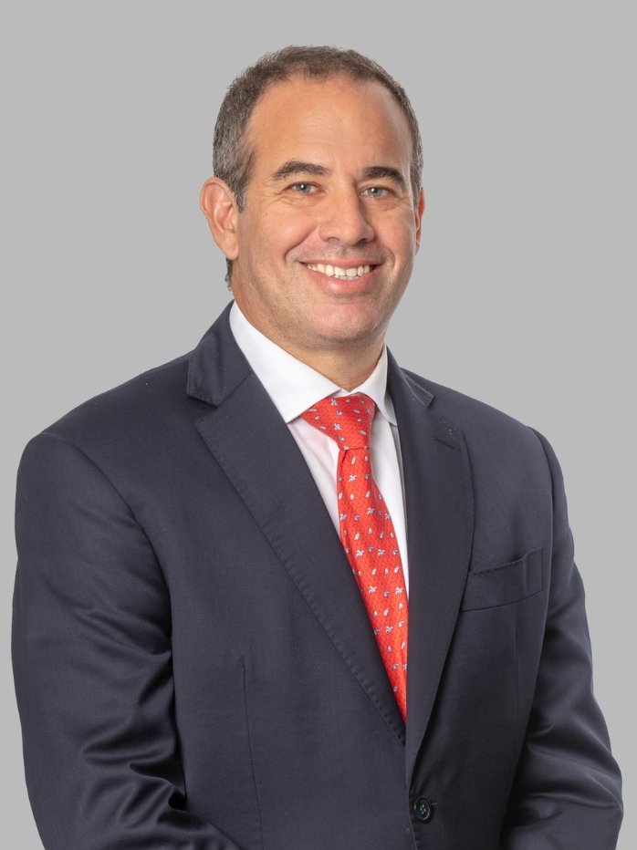 Dr. Lucas Battiston